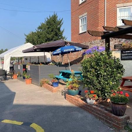 The Crown In Bed and Breakfast Fordingbridge Eksteriør billede