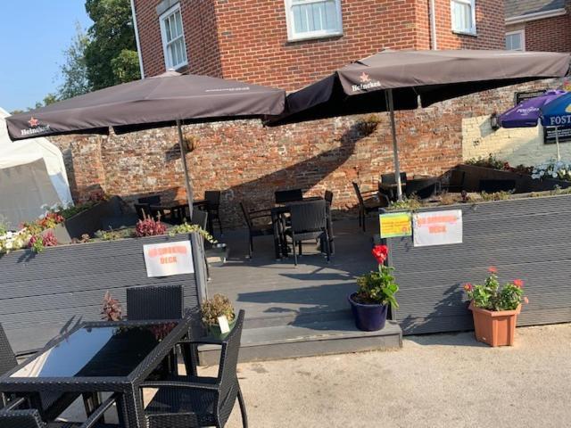 The Crown In Bed and Breakfast Fordingbridge Eksteriør billede