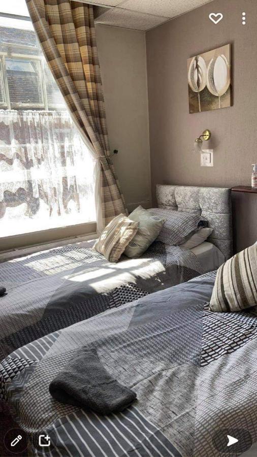 The Crown In Bed and Breakfast Fordingbridge Eksteriør billede