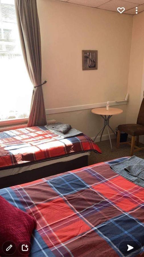 The Crown In Bed and Breakfast Fordingbridge Eksteriør billede