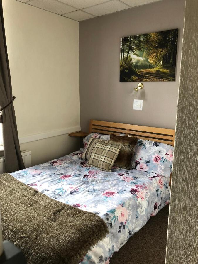 The Crown In Bed and Breakfast Fordingbridge Eksteriør billede